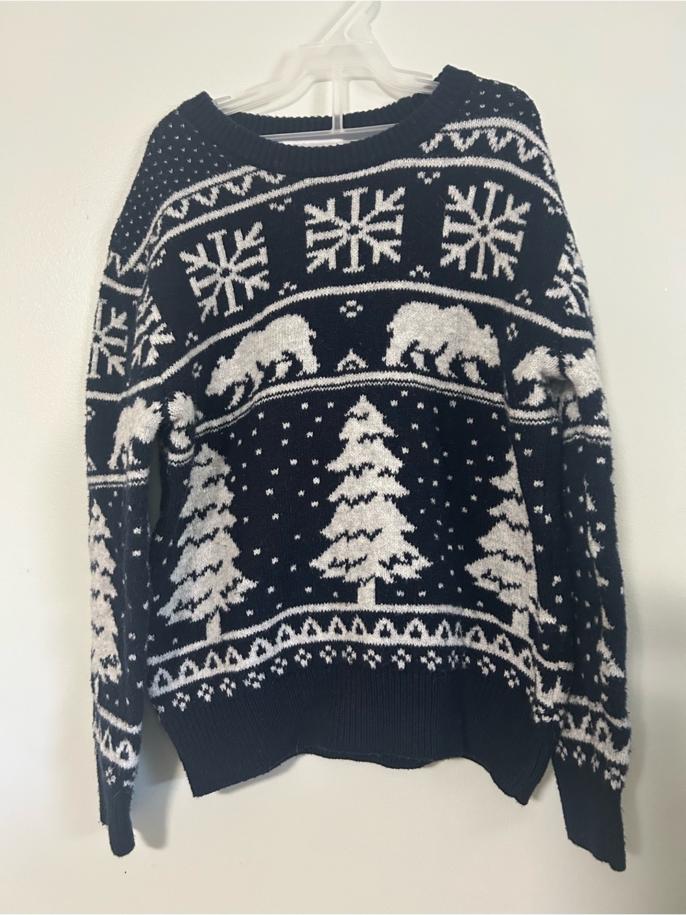 Old Navy Navy &White Holiday Polar Bear & Christmas Tree Sweater Boys Sz M SOFT
